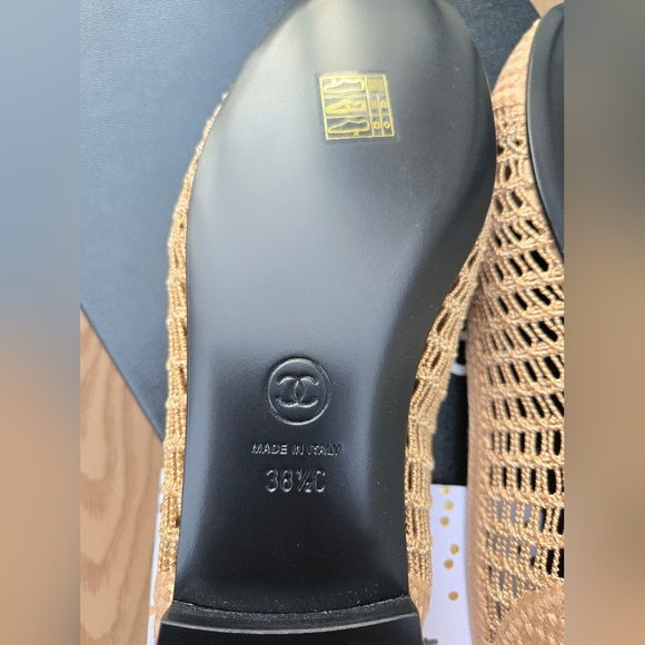 CHANEL Beige Raffia Ballet Flats. - Picture 5 of 5